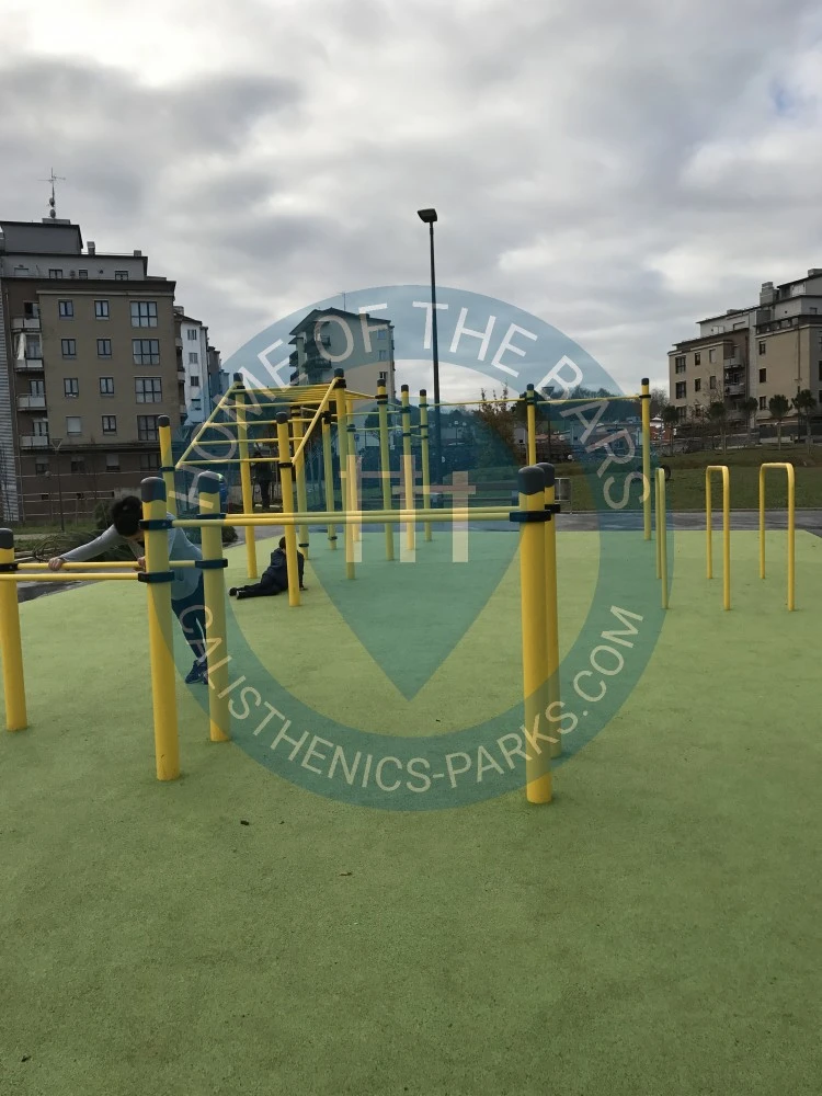 Irun - Calisthenics Equipment - Gain-gainean parkea - Spain - Spot