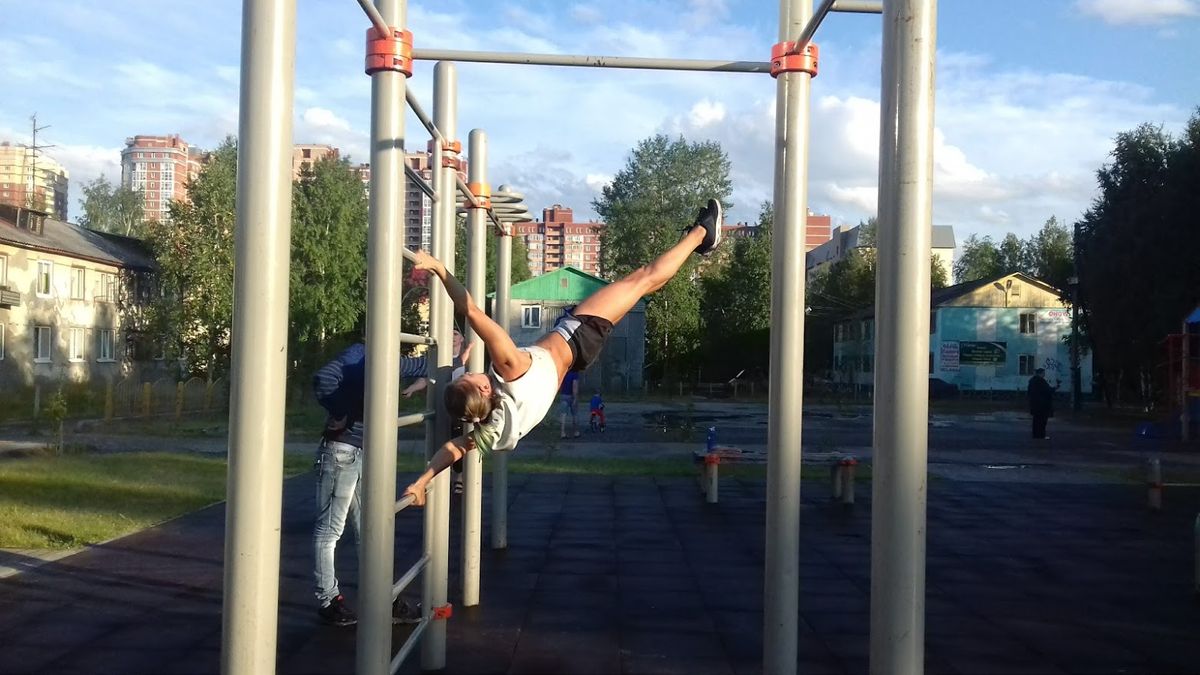 Outdoor Gym - Surgut - Surgut - Fitness Park - Улица 30 Лет Победы - Russia - Spot