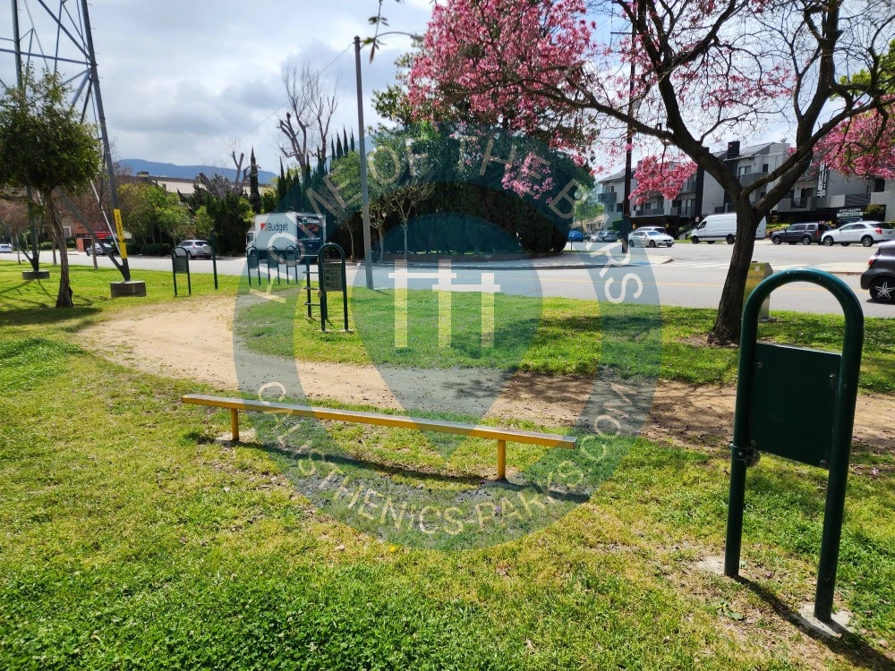Outdoor Pull Up Bars - Burbank - Magnolia Park Fitness Trail - United States - Spot