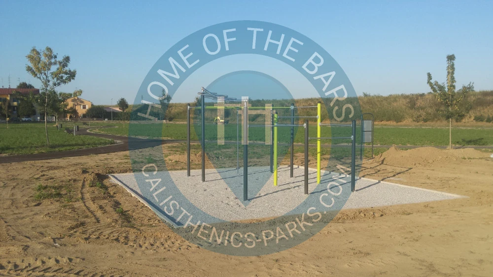 Calisthenics park in Grande Parco Vatrenus, Sant'Agata sul Santerno, Unione dei comuni della Bassa Romagna, Ravenna, Emilia-Romagna, 48020, Italia