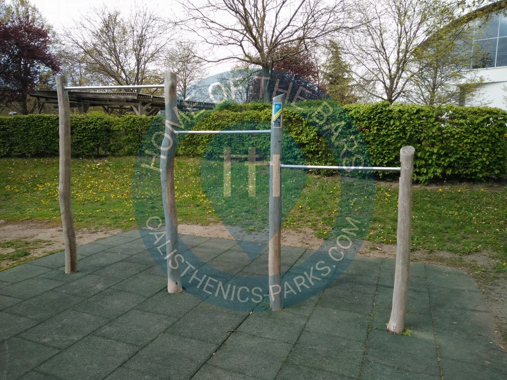 Calisthenics park in Pfarrkirche Cyrill und Method, 2, Theumermarkt, KG Stammersdorf, Floridsdorf, Wien, 1210, Österreich