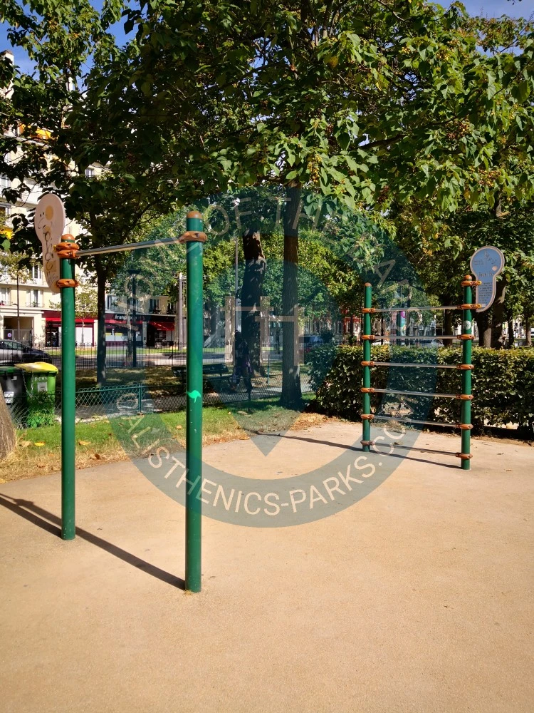 Calisthenics park in Quartier du Bel-Air, Paris 12e Arrondissement, Paris, Île-de-France, France métropolitaine, 75012, France