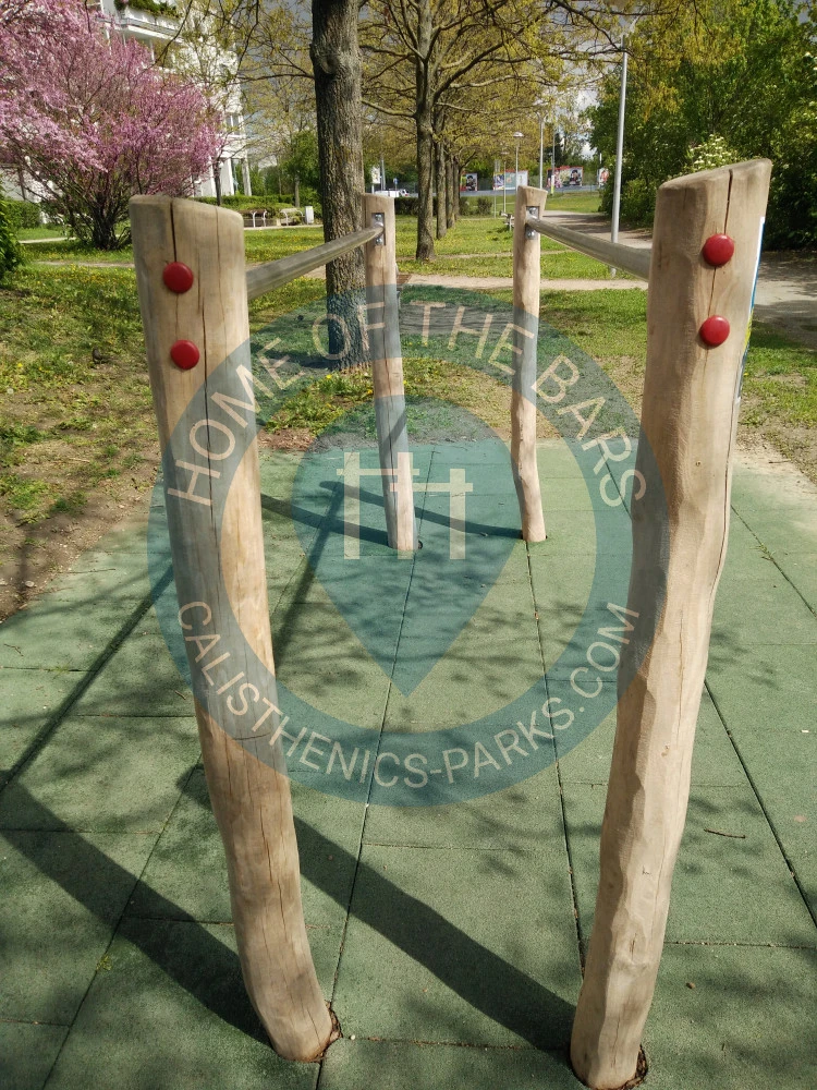 Calisthenics park in Pfarrkirche Cyrill und Method, 2, Theumermarkt, KG Stammersdorf, Floridsdorf, Wien, 1210, Österreich