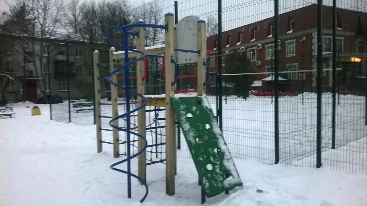 Calisthenics park in 13Б, улица Аврова, Петергоф, Санкт-Петербург, Северо-Западный федеральный округ, 198510, Россия