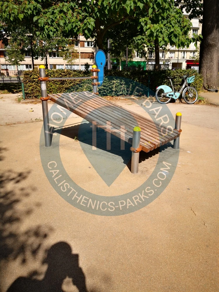 Calisthenics park in Quartier du Bel-Air, Paris 12e Arrondissement, Paris, Île-de-France, France métropolitaine, 75012, France