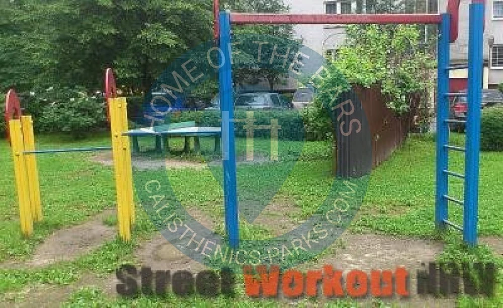 Warsaw - Exercise Stations - Osiedl Orlik - Poland - Spot