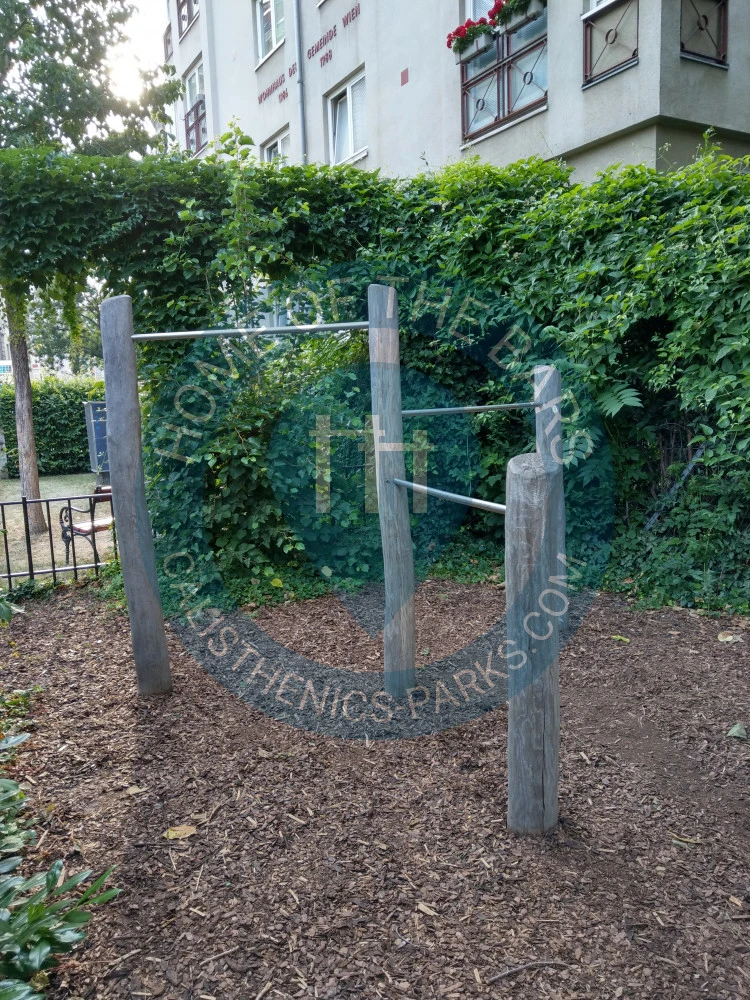 Vienna - Outdoor Pull Up Bars - Tigerpark - Austria - Spot