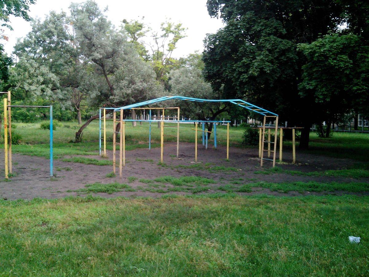 Calisthenics park in 7/3, Харківських Дивізій вулиця, Немишля, Немишлянський район, Харків, Харківська міська громада, Харківський район, Харківська область, 61082, Україна