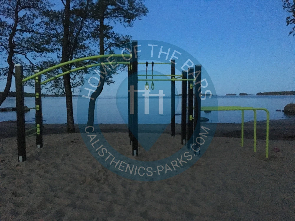 Espoo - Outdoor Fitnessstation - Gäddviks strand - Finland - Spot