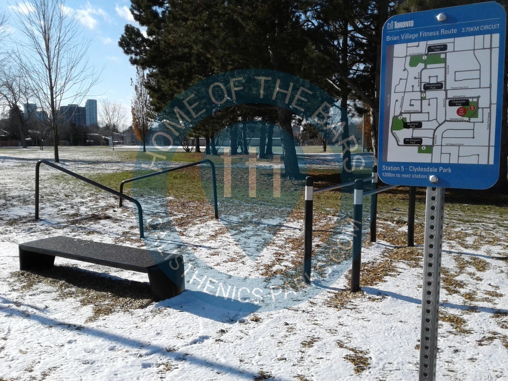 Toronto - Exercise Park - Clydesdale Park - Canada - Spot