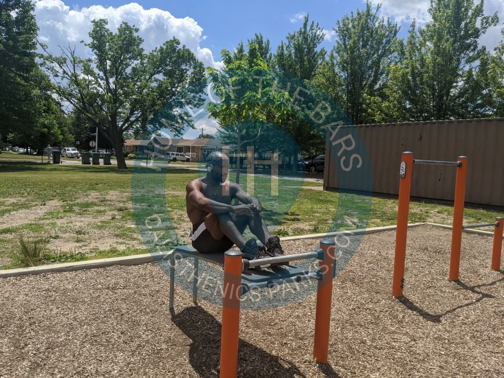 Calisthenics park in 4292, West 85th Street, Clarkdale, Ashburn, Chicago, Lake Township, Cook County, Illinois, 60652, United States