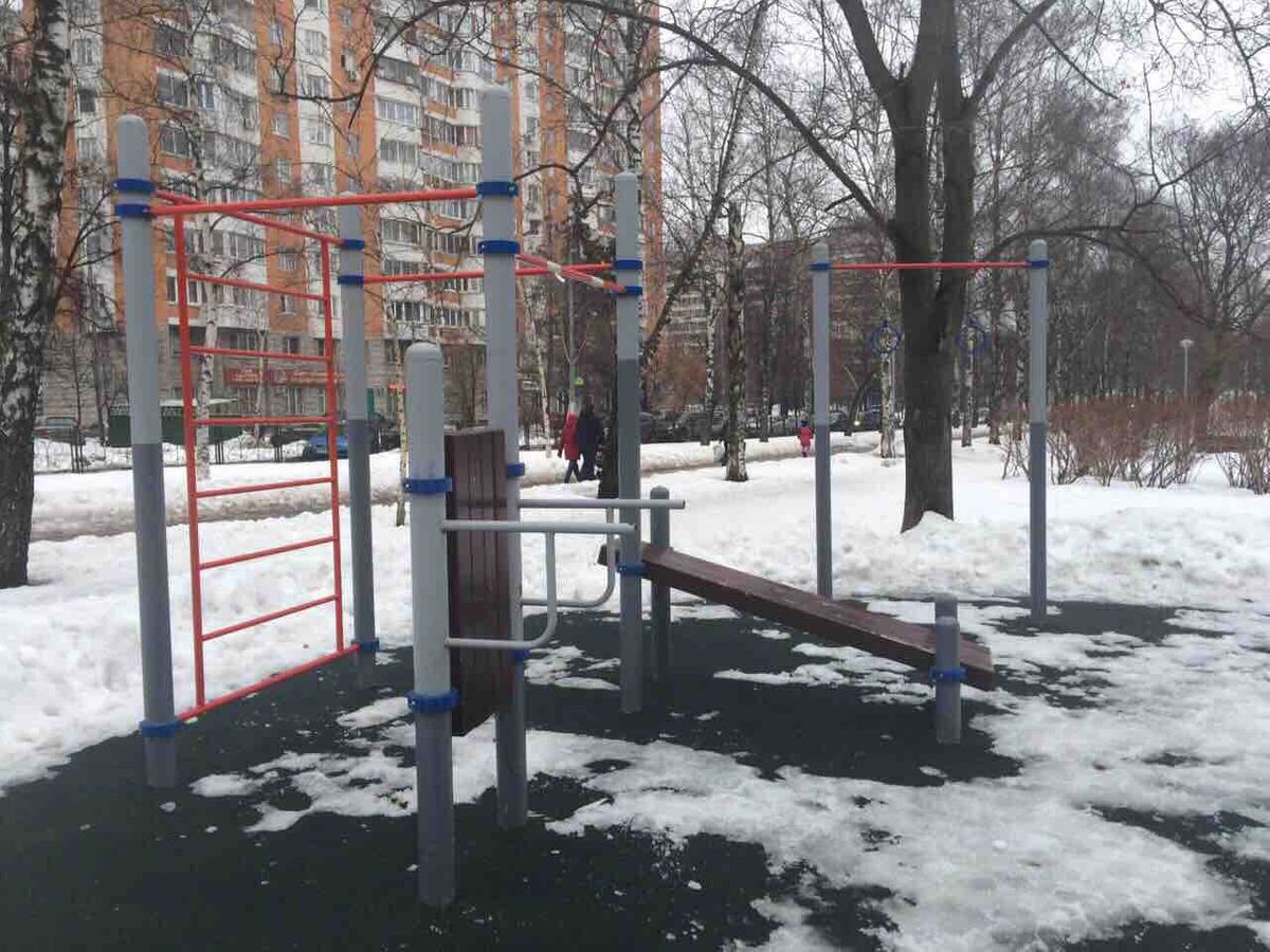 Bodyweight gym - Outdoor Pull Up Bars - Calisthenics workout - Russia - Spot