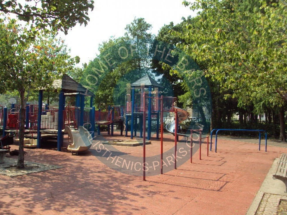 New York (Staten Island) - Outdoor Exercise Park - Lopez Playground - United States - Spot