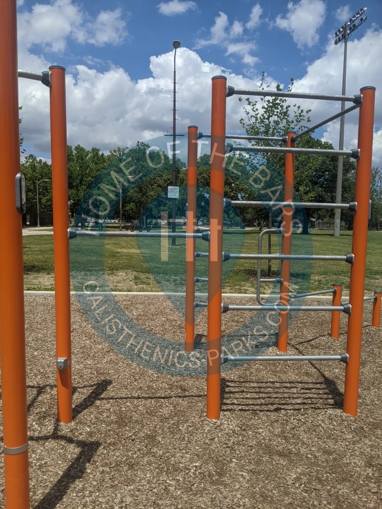Calisthenics park in 4292, West 85th Street, Clarkdale, Ashburn, Chicago, Lake Township, Cook County, Illinois, 60652, United States