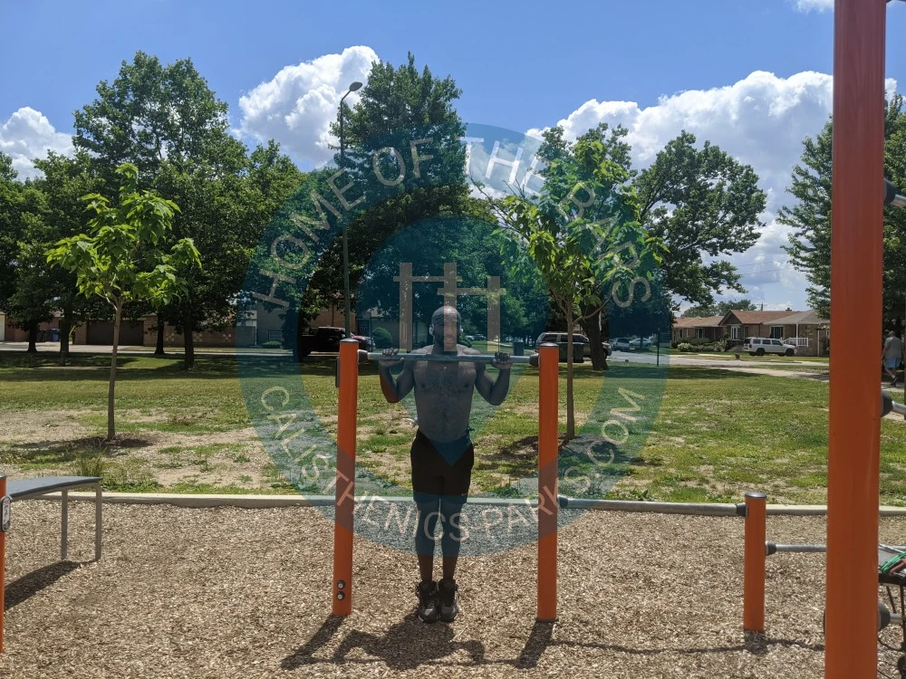 Calisthenics park in 4292, West 85th Street, Clarkdale, Ashburn, Chicago, Lake Township, Cook County, Illinois, 60652, United States