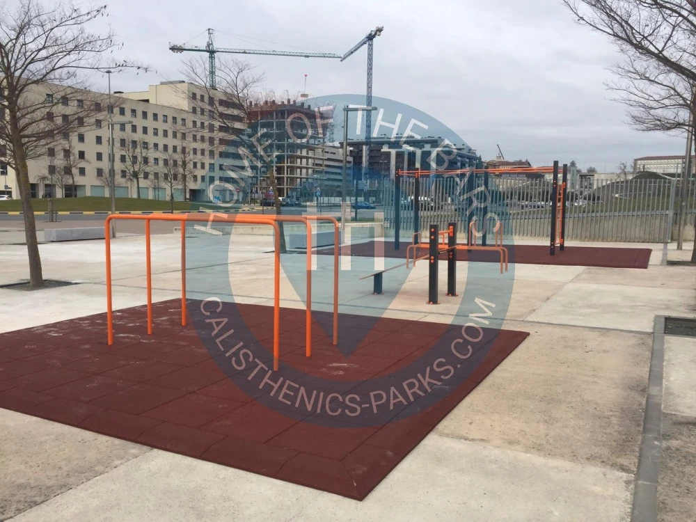 Public Pull Up Bars - Pamplona - Parque De Calistenia Lezkairu - Spain - Spot