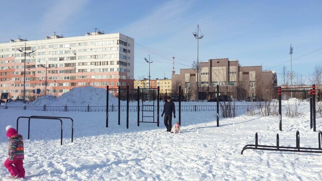 Outdoor Gym - Novy Urengoy - Novy Urengoy - Street Workout Park - Ленинградский Проспект - Russia - Spot