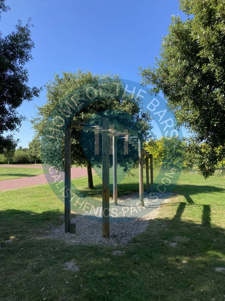 Calisthenics park in Rue du Pas, Yquelon, Avranches, Manche, Normandie, France métropolitaine, 50400, France