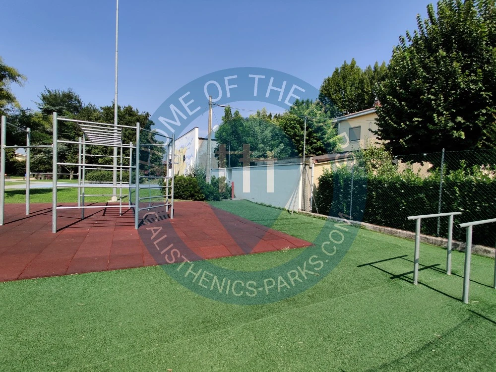 Calisthenics park in Palestra di Novi, Piazzale delle Scuole, Novi di Modena, Unione delle Terre d'Argine, Modena, Emilia-Romagna, 41016, Italia
