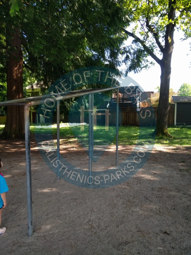 Fitness Facility - Vancouver - Outdoor Fitness Stationen Riley Park - Canada - Spot