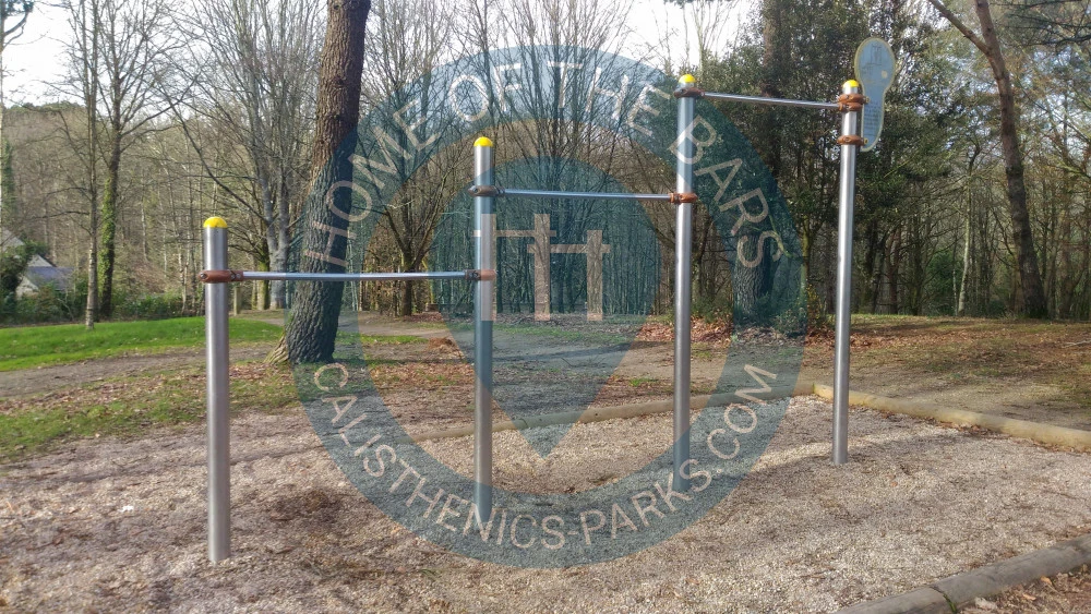 Calisthenics park in Parc d'Altenwalde, Rue du Lavoir, Kerchican, Saint-Avé, Vannes, Morbihan, Bretagne, France métropolitaine, 56890, France