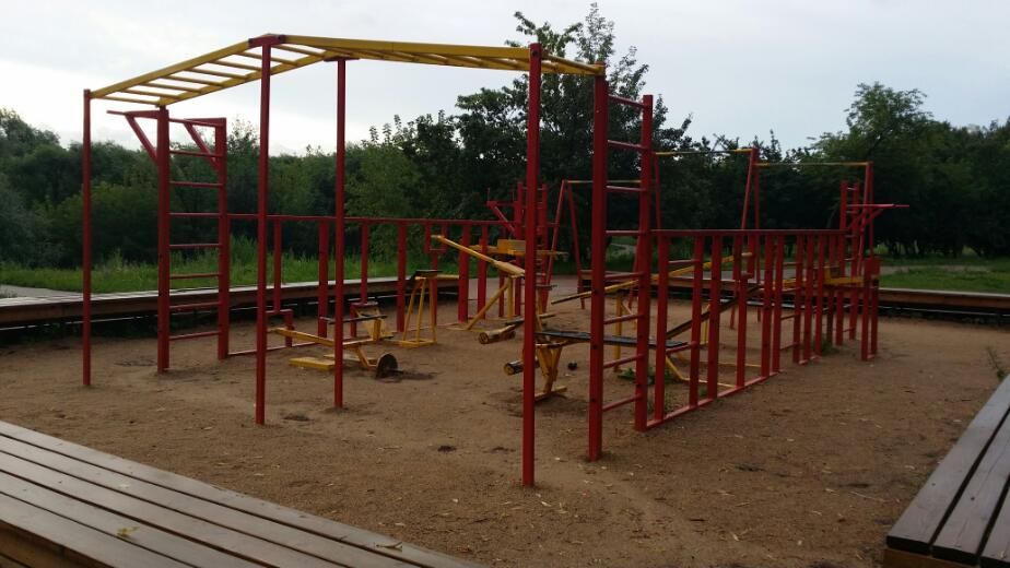 Calisthenics park in проезд Дежнёва, район Отрадное, Москва, Центральный федеральный округ, 127081, Россия