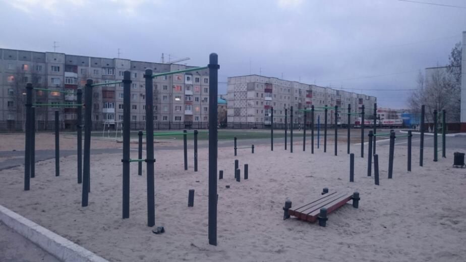 Outdoor Gym - Nefteyugansk - Nefteyugansk - Aire de Fitness - Мкр 13 - Russia - Spot