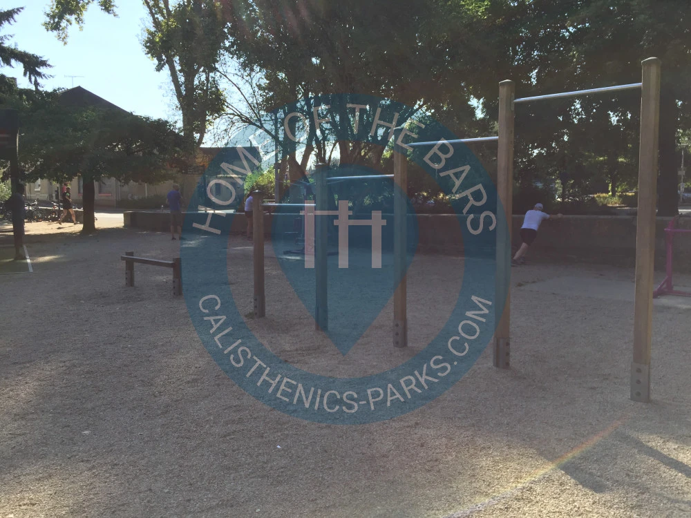 Angers - Outdoor Pull Up Bars - Etang Saint Nicolas - France - Spot