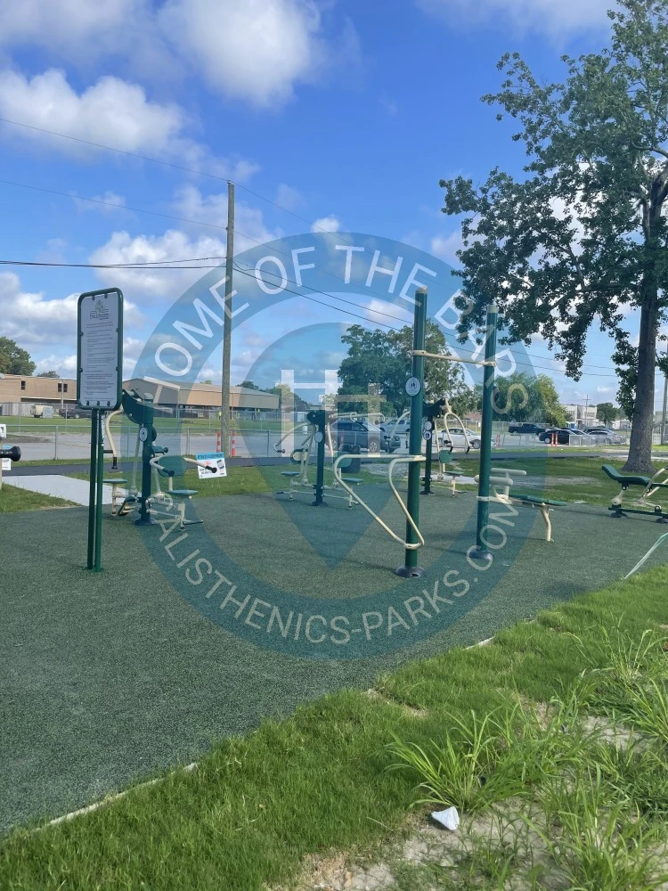 Calisthenics Stations - Harvey - Outdoor Gym Woodmere Park - United States - Spot