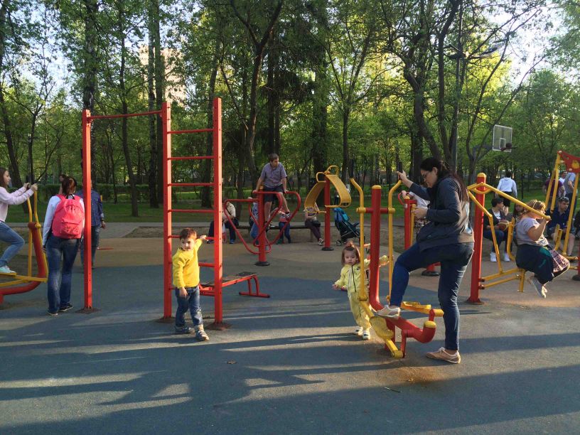 Calisthenics park in Школа №1430, Угличская улица, 2-й микрорайон Лианозово, район Лианозово, Москва, Центральный федеральный округ, 127572, Россия