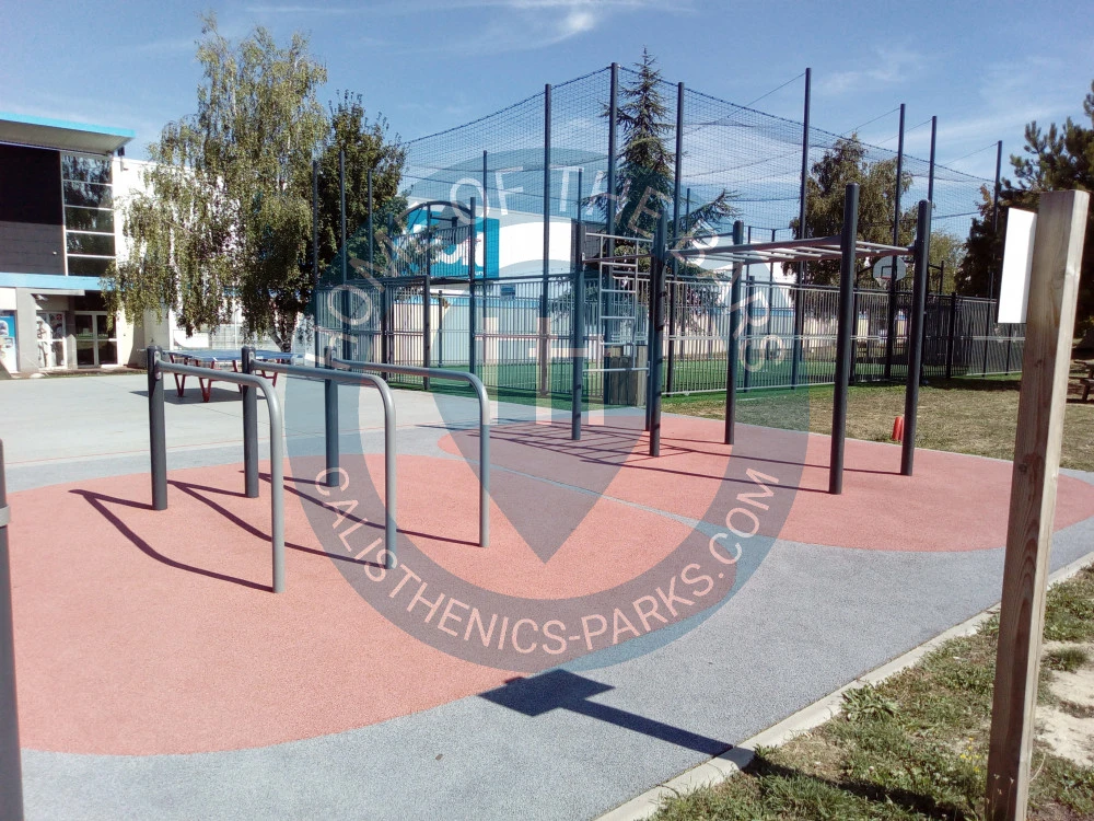 Outdoor Pull Up Bars - Tours - Street Workout Park Tours - France - Spot
