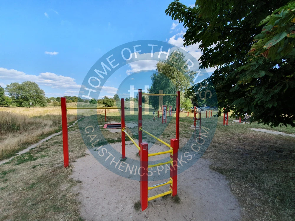 Calisthenics Facility - Warsaw - Park Wynalazcow Polskich Gym - Poland - Spot