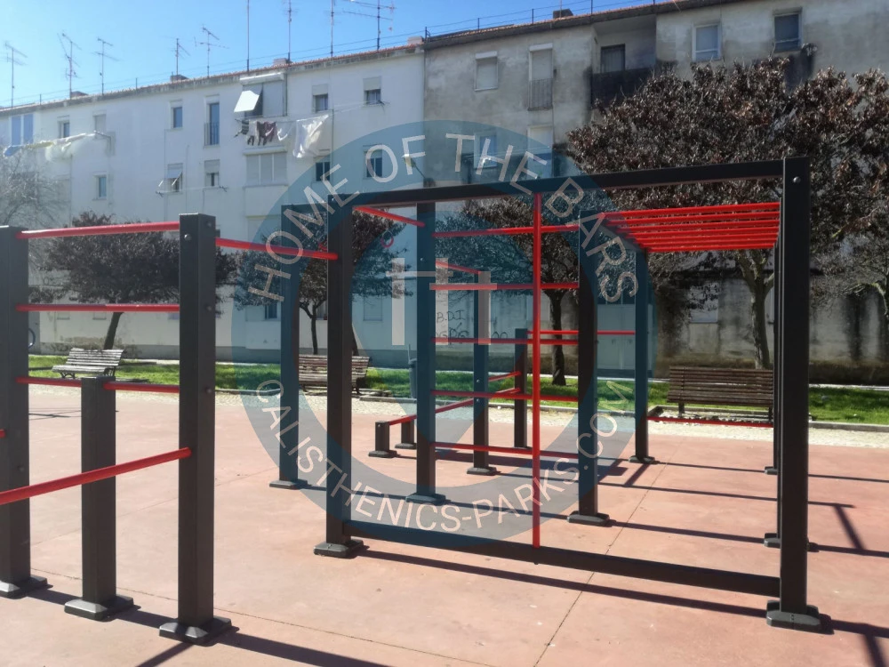 Calisthenics park in Parque Infantil da Rua de Dondo, Rua Almada Negreiros, Olivais, Lisboa, 1800-245, Portugal