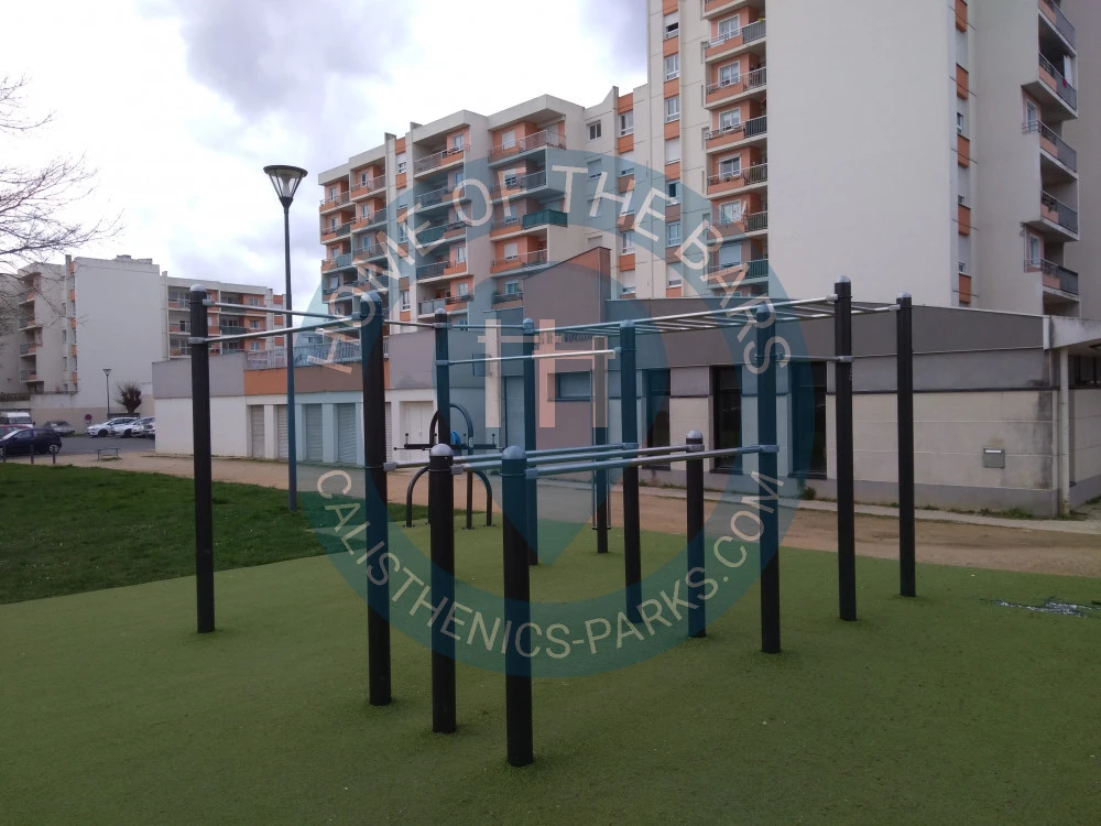 Calisthenics Stations - Angers - Angers Roseraie Street workout - France - Spot