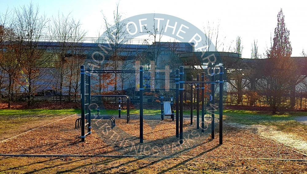 Calisthenics park in Centre aquatique du Lac - piscines et saunas, Avenue de Grammont, Bergeonnerie, Tours, Arrondissement de Tours, Indre-et-Loire, Centre-Val de Loire, France métropolitaine, 37000, France