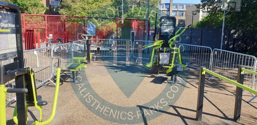 Calisthenics Facility - London - Outdoor Fitness Spa Fields - United Kingdom - Spot