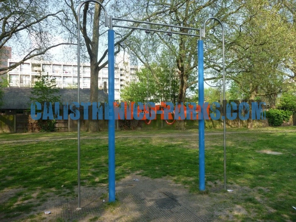 London -  Outdoor Gym - Archbichops Park - United Kingdom - Spot