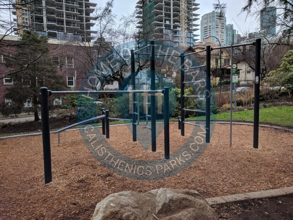 Fitness Trail - Vancouver - Barclay Heritage Square - countries. - Spot