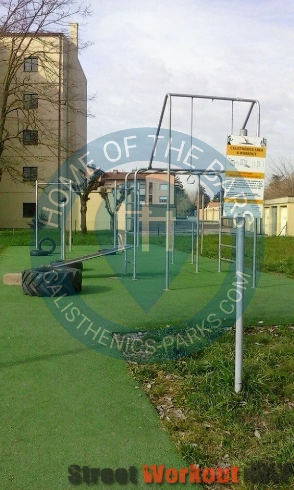 Calisthenics park in Area sgambamento cani, Via Valle Campazzo, Villa Fulvia, Ferrara, Emilia-Romagna, 44124, Italia