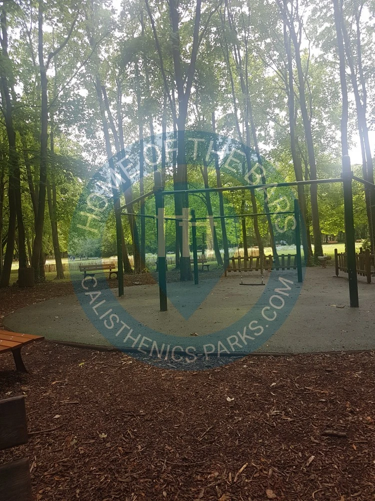 Workout Station - Saint-Denis - Barre de traction - Parc de la Légion d'honneur - France - Spot