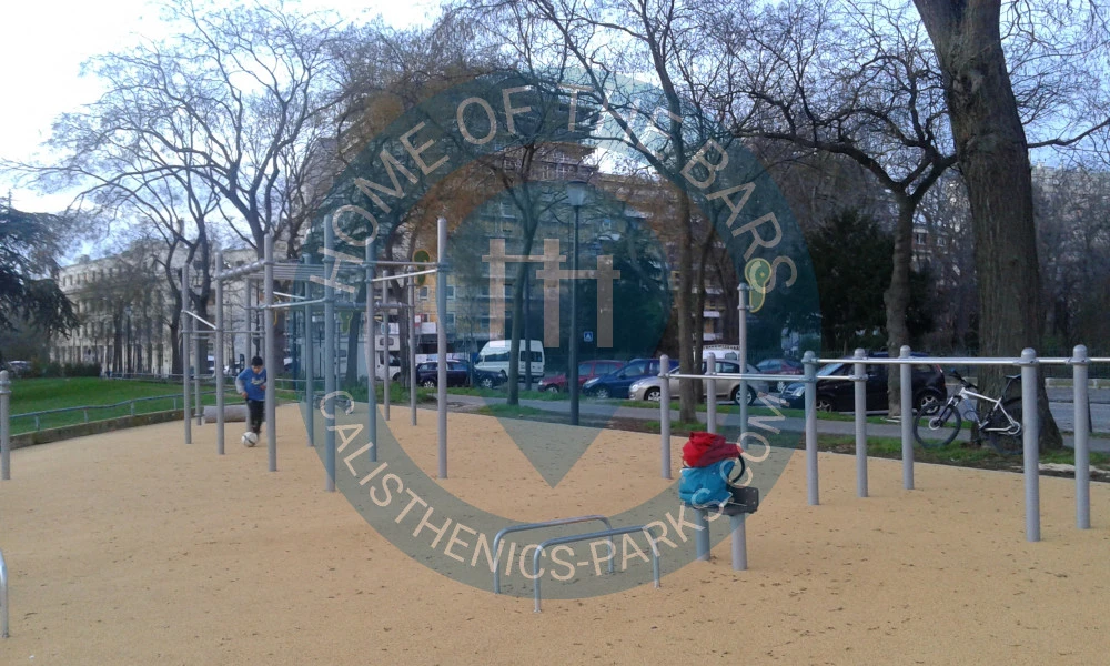 Paris - Calisthenics  Equipment - Avenue Albert Bartholomé - France - Spot
