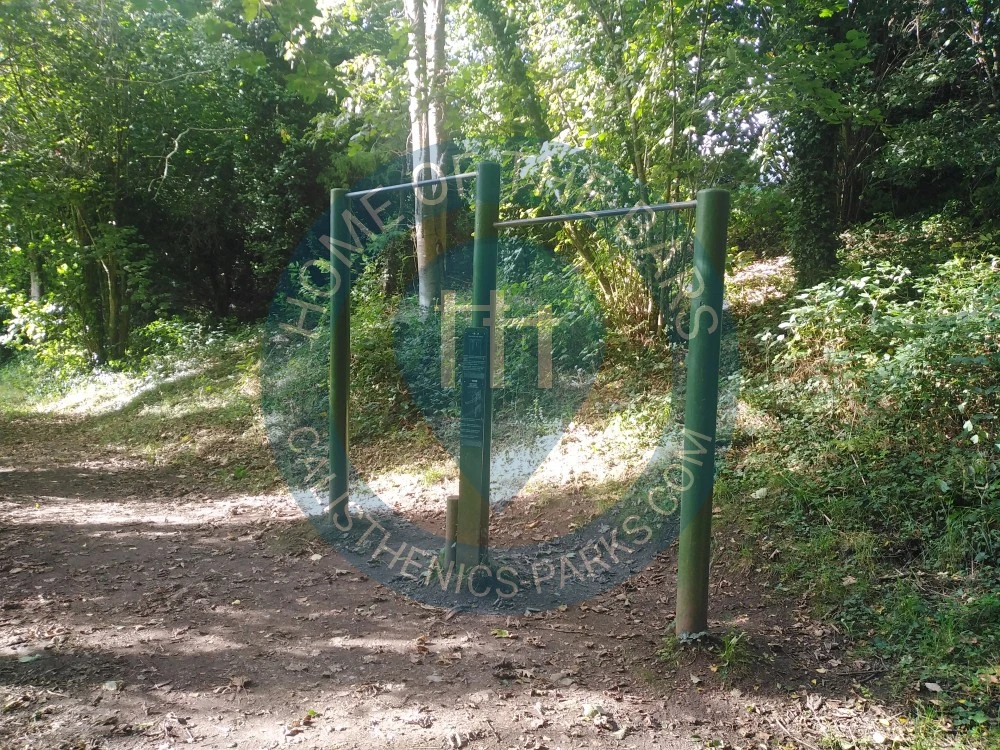 Calisthenics park in Rue de Kerbernes, Villeneuve, Le Vallon du Pouldu, Guidel-Plages, Guidel, Lorient, Morbihan, Bretagne, France métropolitaine, 56520, France