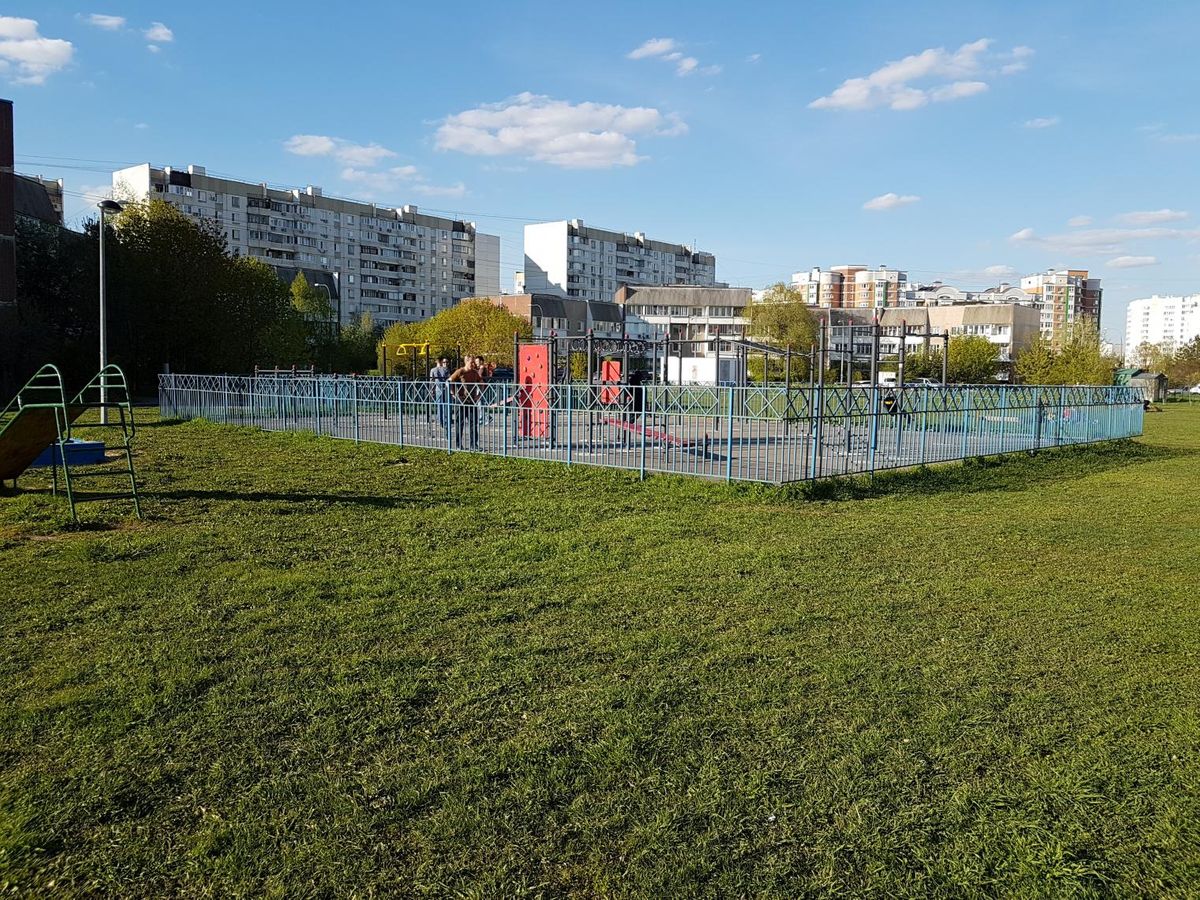 Calisthenics park in 29, Венёвская улица, Бутово, район Южное Бутово, Москва, Центральный федеральный округ, 117624, Россия