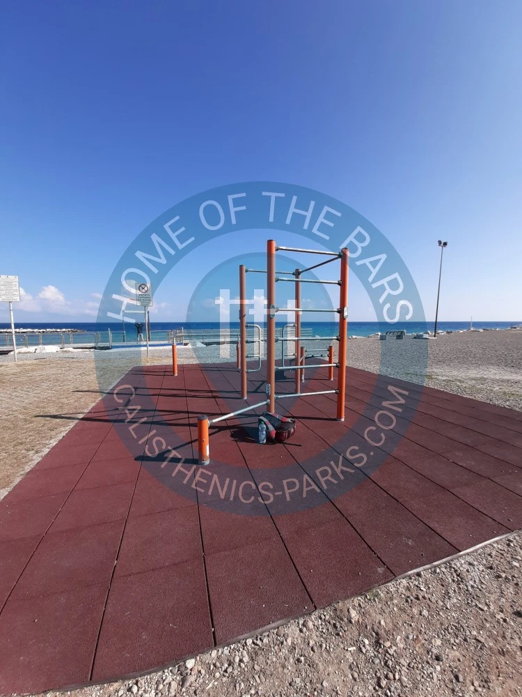 Calisthenics park in Lungomare Trieste, Lungomare di Bari, San Nicola, Municipio 1, Bari, Puglia, 70121, Italia