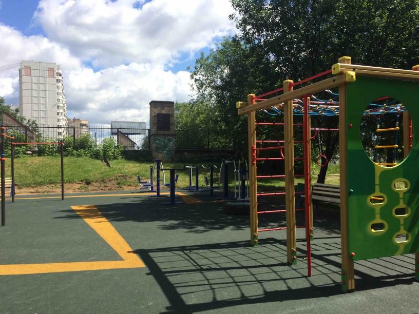 Calisthenics park in 25А, улица Побратимов, Красная горка, Люберцы, городской округ Люберцы, Московская область, Центральный федеральный округ, 140013, Россия