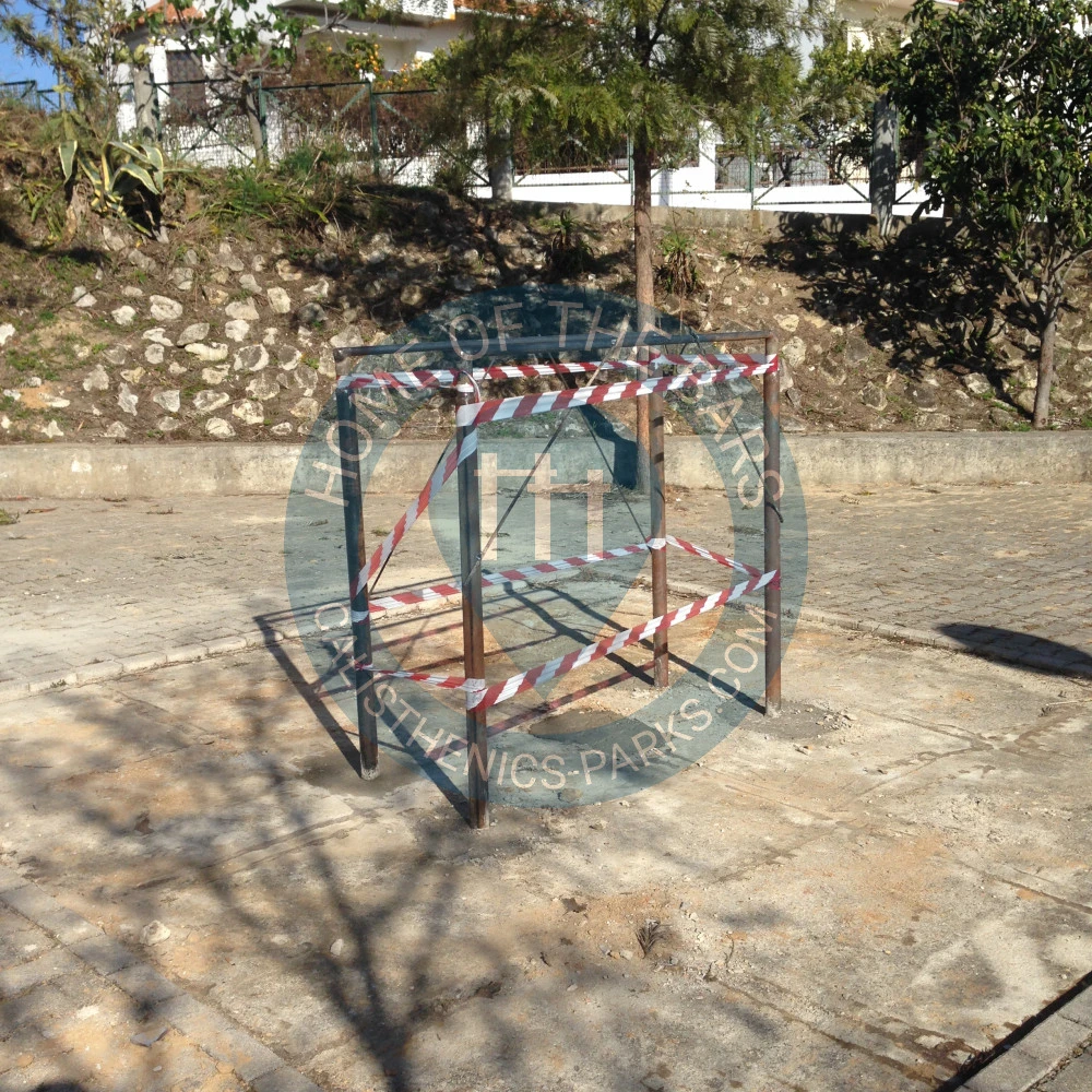 Calisthenics park in Parque Calisténico, Rua António Luís de Amaro, Quinta das Amoreiras, Laranjeiro e Feijó, Almada, Setúbal, 2810-104, Portugal