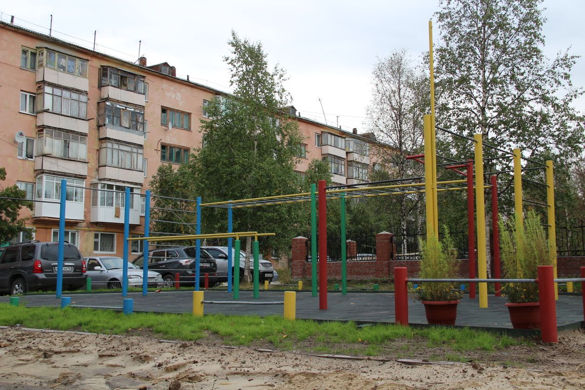 Outdoor Gym - Nadym - Nadym - Street Workout Park - Зверева - Russia - Spot