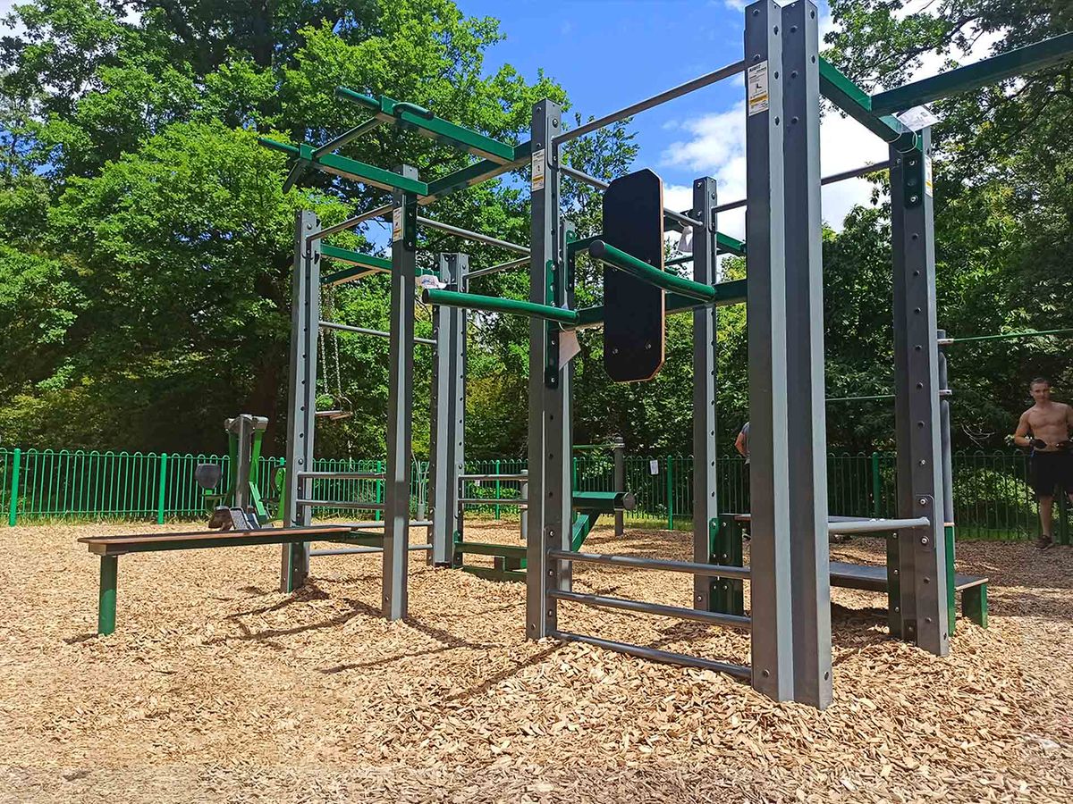 Fitness Park - Clamart - Parcours sportif du parc forestier de Clamart - France - Spot