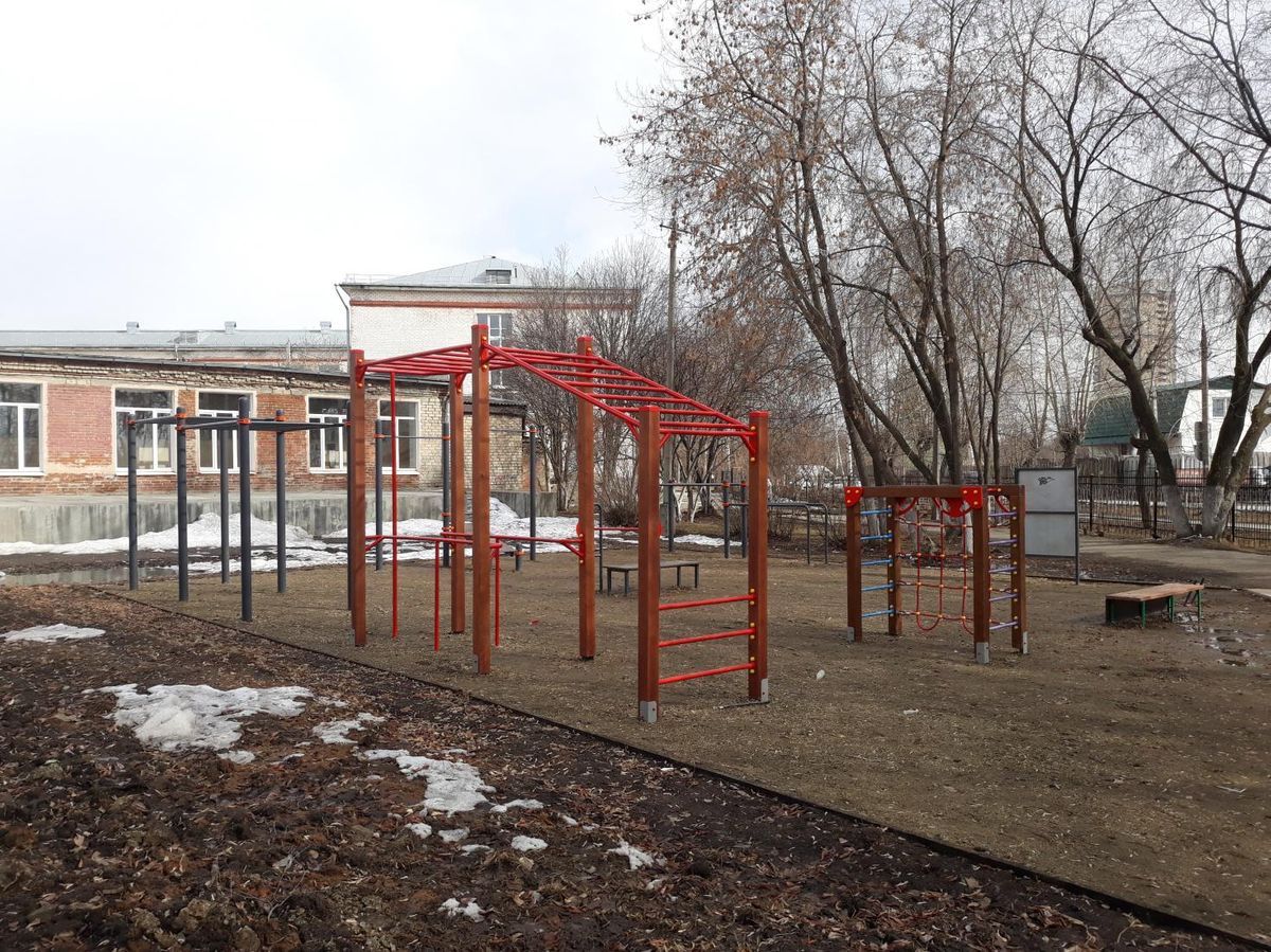 Outdoor Gym - Yekaterinburg - Yekaterinburg - Street Workout Park - СУНЦ УрФУ - Russia - Spot