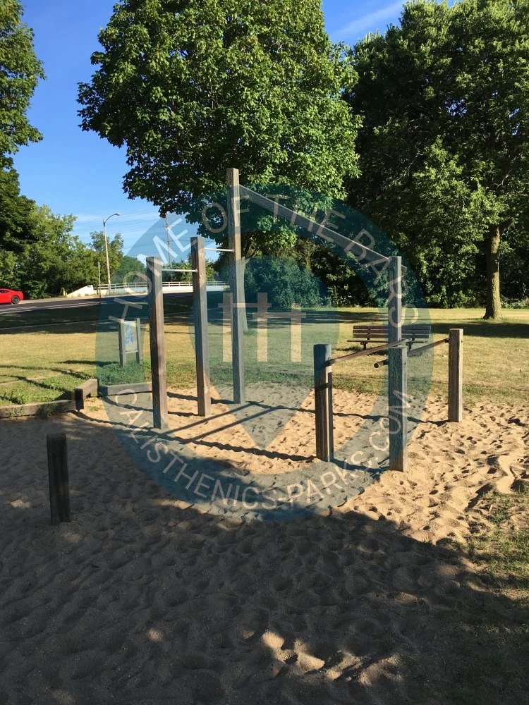 Milwaukee - Street Workout Park - Pulaski Park - United States - Spot